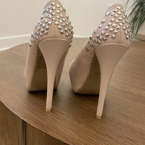 Diva Lounge Shoes - Picture 4 of 5